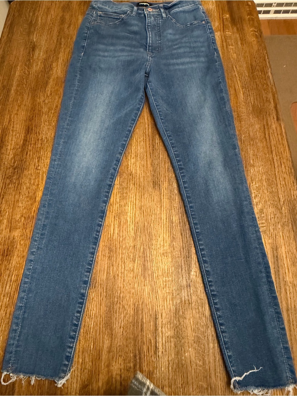 Women’s Express High-Rise Skinny Jeans - Raw Hem - Size 4